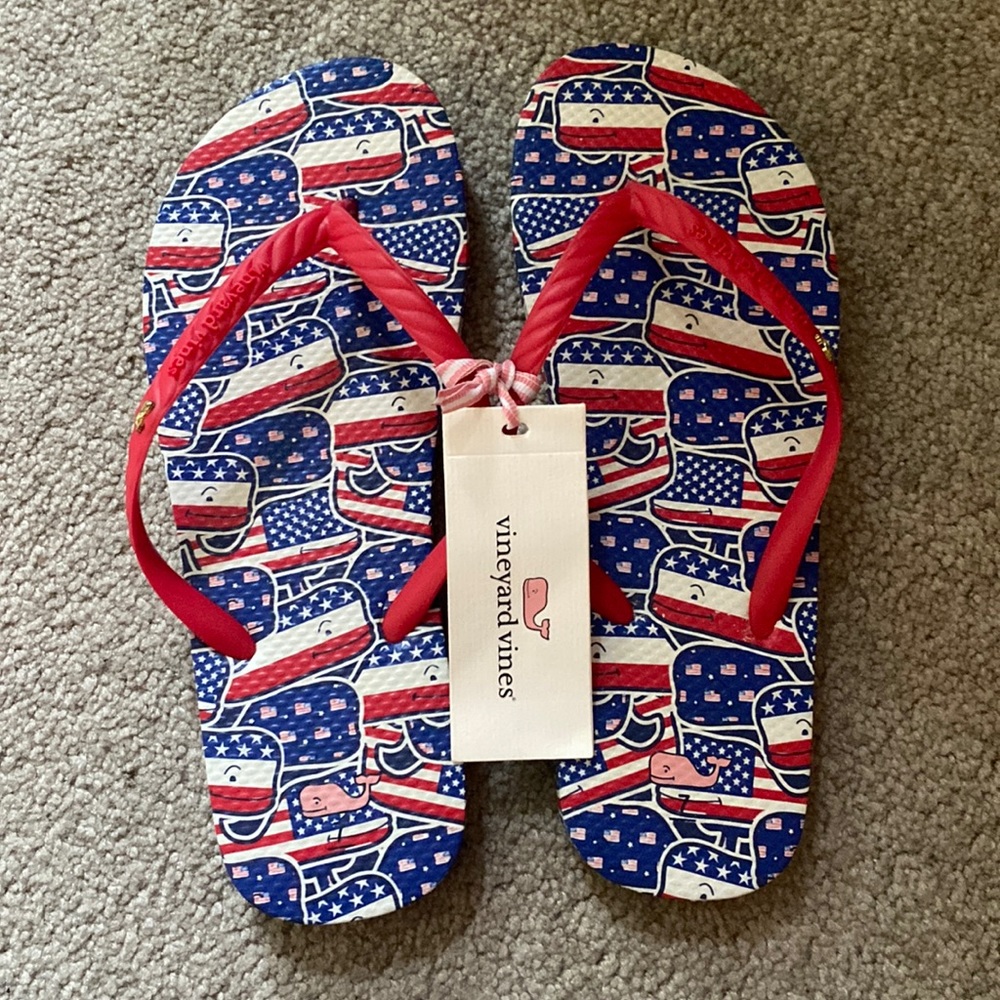 Limited edition vineyard vines patriotic flip flops
